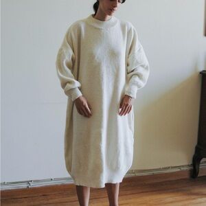 Elegant White Long Sleeve Knit Dress